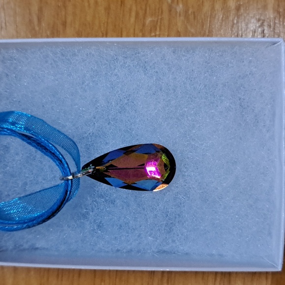 Floral Explosion Crystal Marquise Necklace - Picture 3 of 6